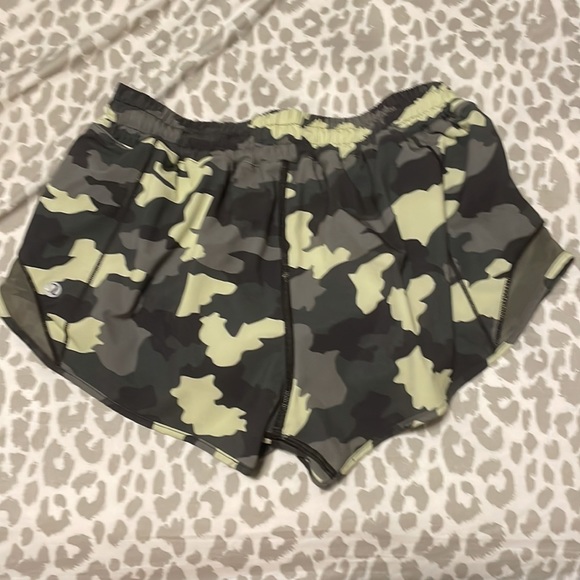 Hotty hot shorts - Picture 2 of 3